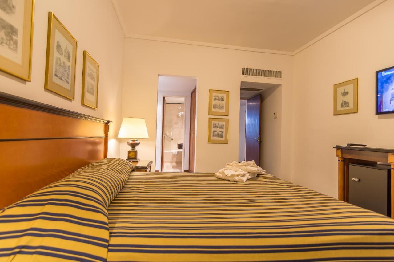 Hotel Libertador Tandil Eksteriør billede